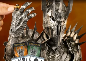 FANHOME CELEBRATES THE LORD OF THE RINGS® WITH A LARGE-SCALE BUILD-UP MODEL OF SAURON